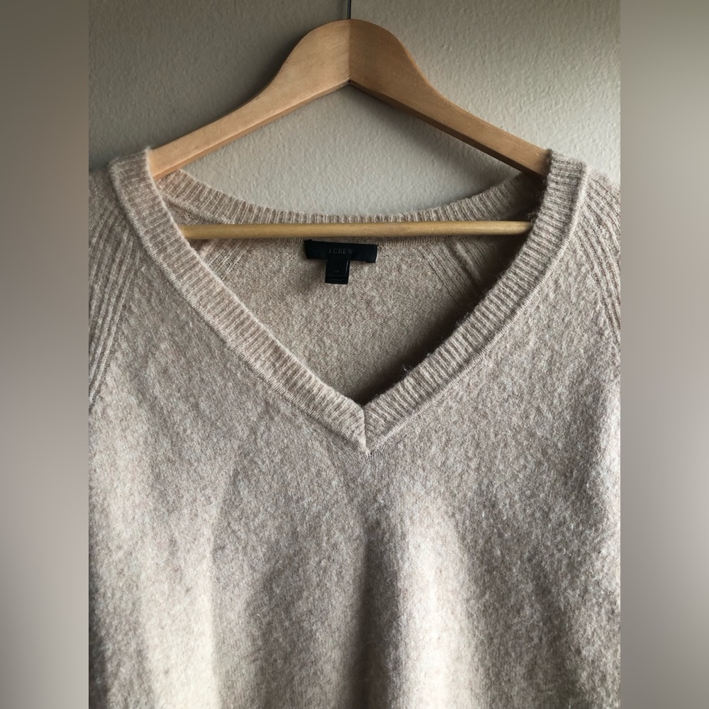 J.Crew Merino Wool Women’s V Neck Sweater Long Sleeve Beige Size XS - Picture 2 of 8